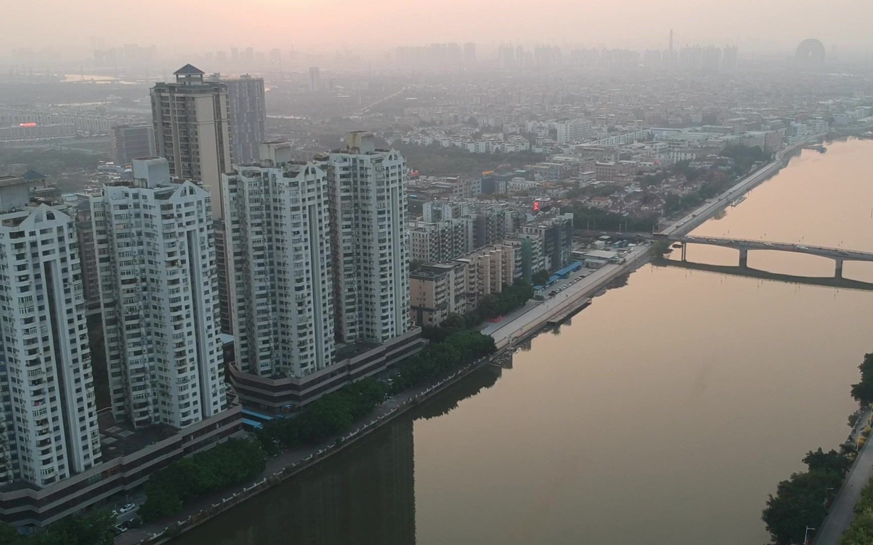 今日记录:广东省广州市番禺区丽江花园私家桥梁感觉好有钱这小区哔哩哔哩bilibili