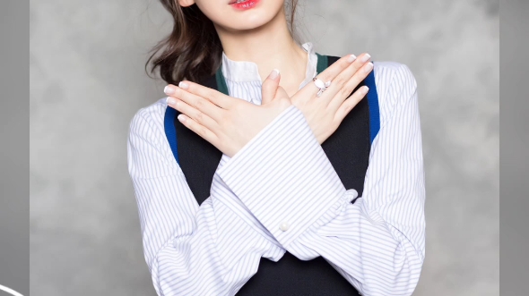 戚薇小西服好酷