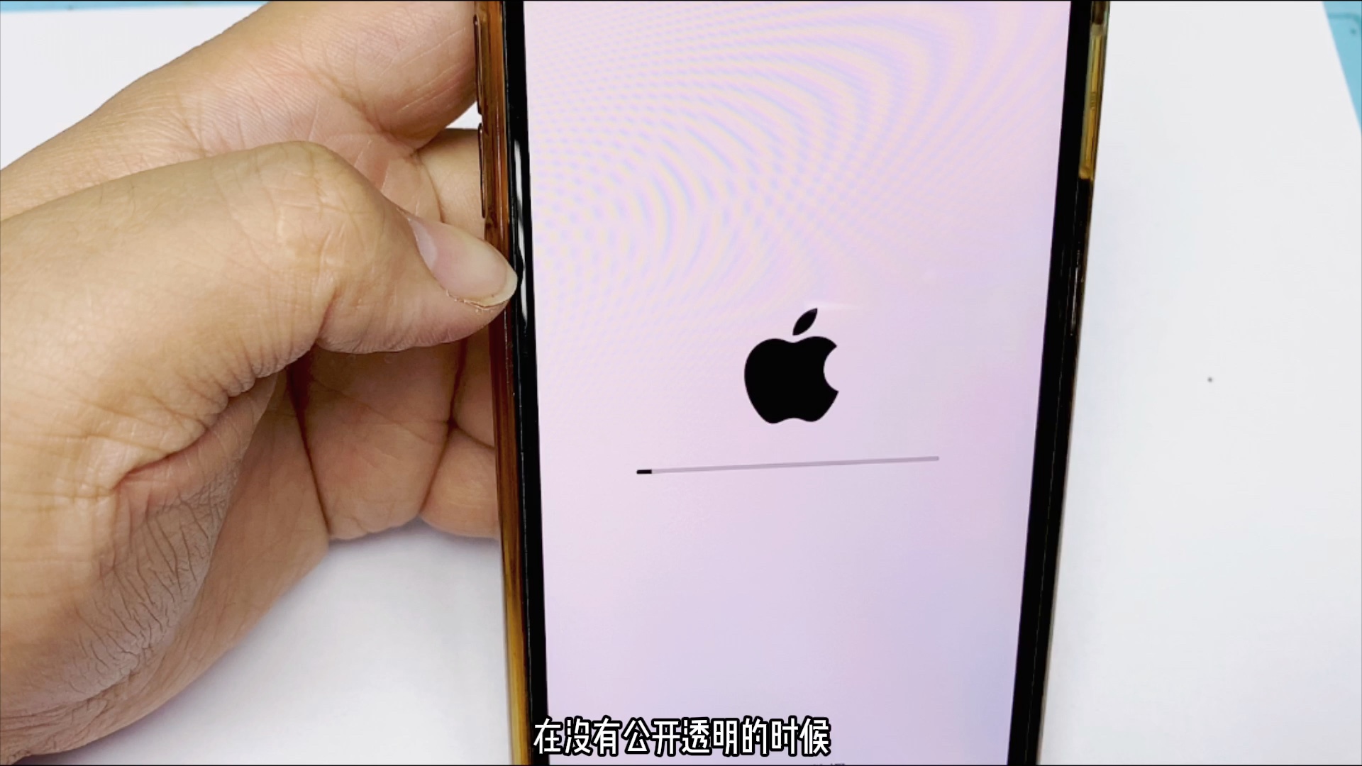 苹果全系列手机内存满后出现白苹果不进系统修复技术公开后还有几个人