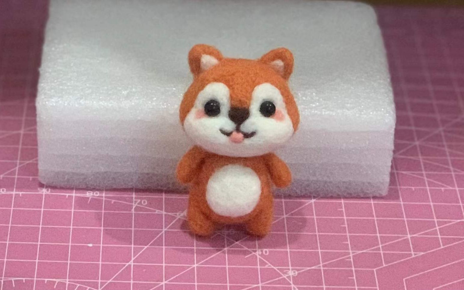 小狐狸羊毛毡戳戳乐视频教程手工diy制作礼物钥匙扣车挂件