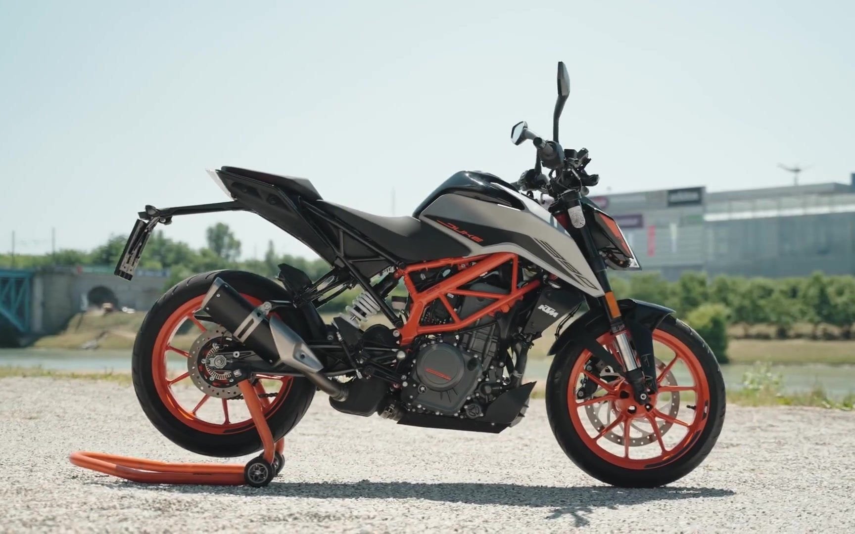 2021新款ktm390duke细节展示以及0~100公里加速测试(翻译)_哔哩哔哩