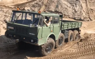 太拖拉 TATRA 813 T-813 8X8 泥地越野