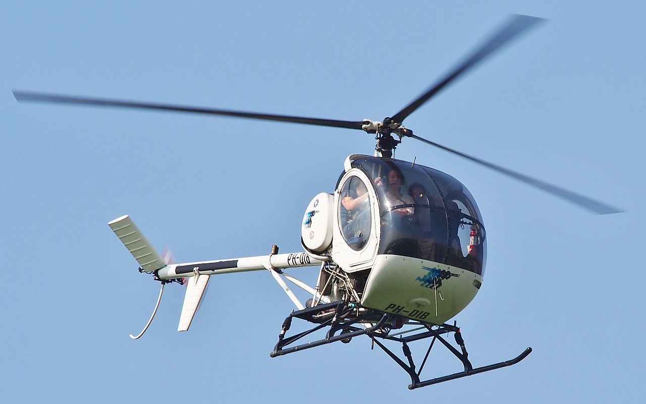 hughes/schweizer s-300c 经由飞行学校私改后