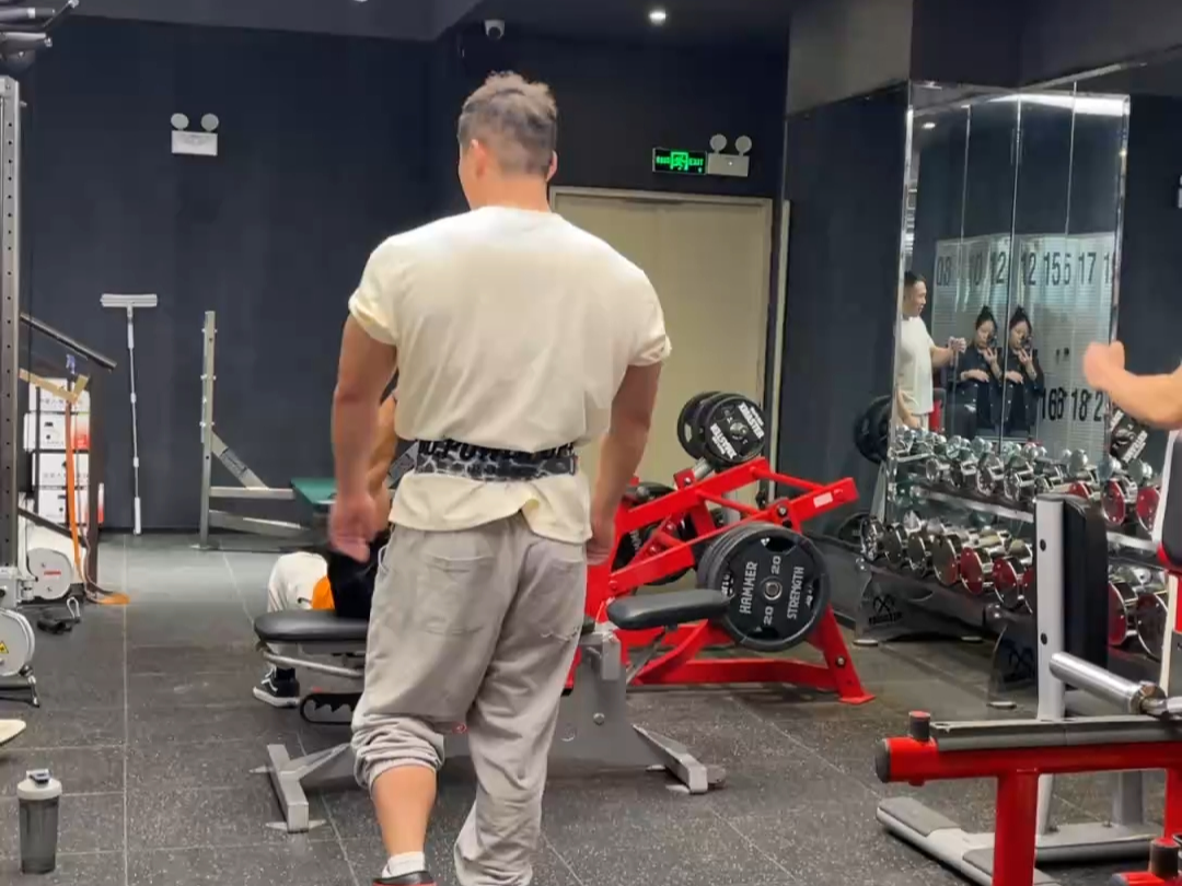 李金波冲鸭_240401