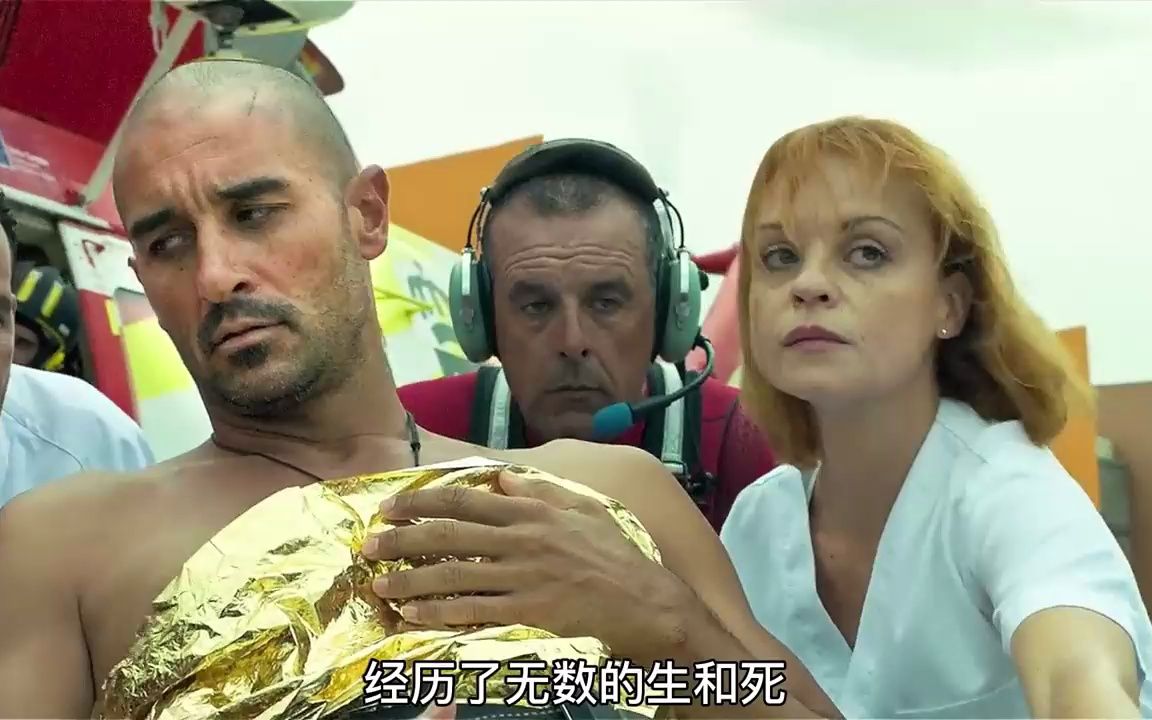 男人被困在光滑陡坡,身后就是100米悬崖,绝境求生电影