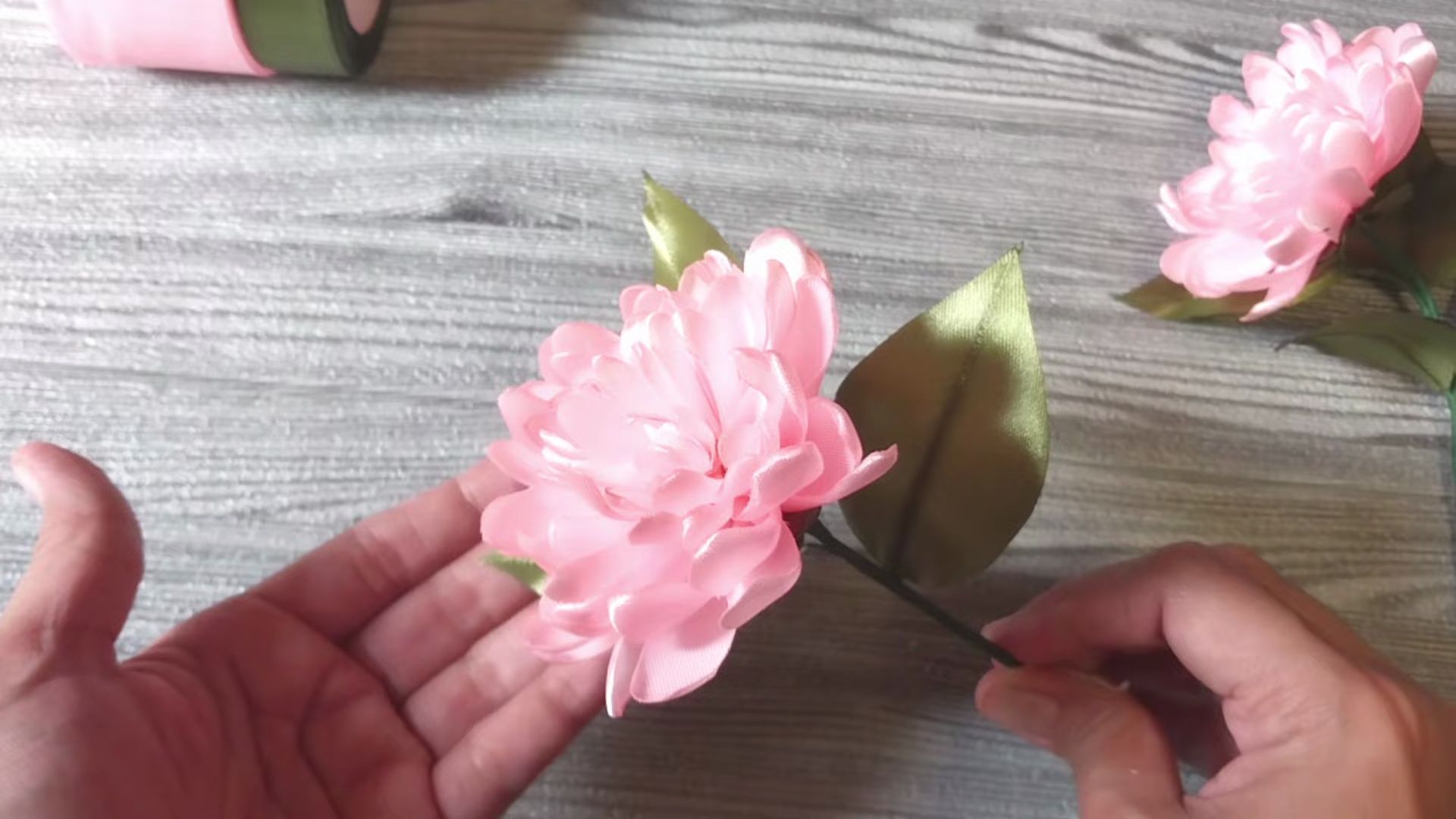简单丝带花朵制作方法图片