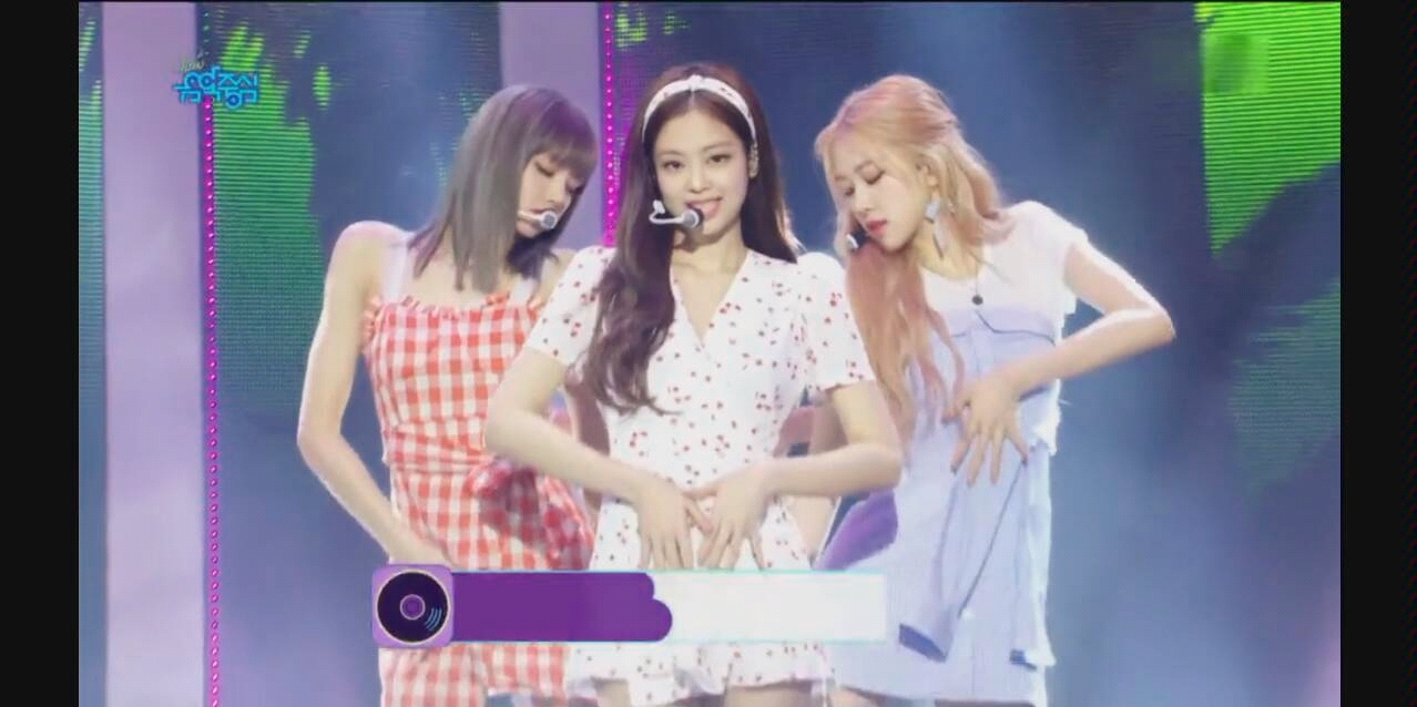 [图]【Blackpink】【DO not know what to do】少有的清新打扮 芳心纵火犯在线撩妹