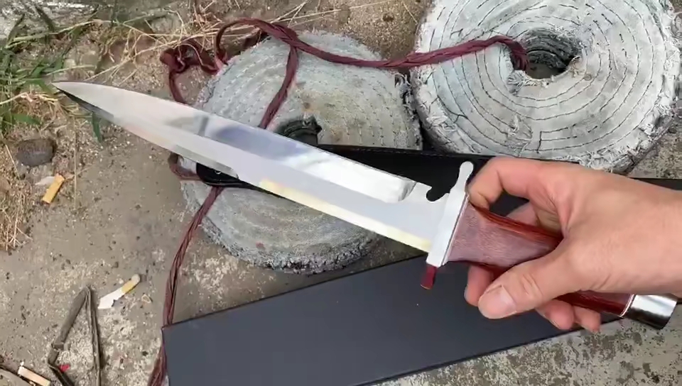 新版大牙签敢死队军刀,直刀,288像素