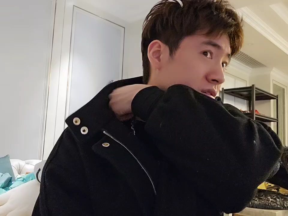 小小小酷哥 2024-2-13 新年快乐