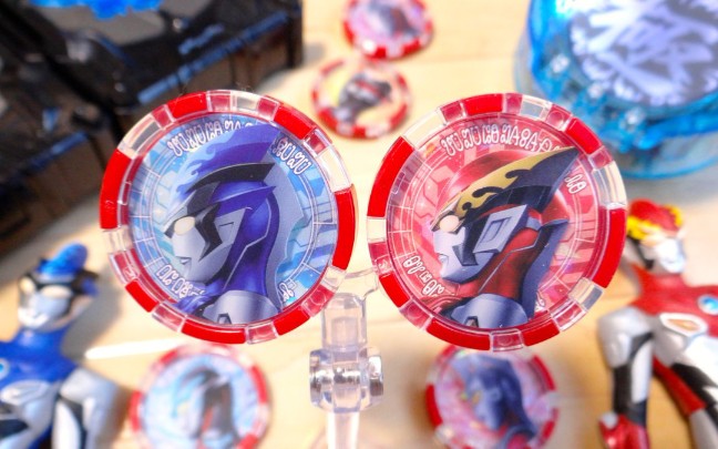 雷欧桑评测服装限定罗索&布鲁奥特勋章.