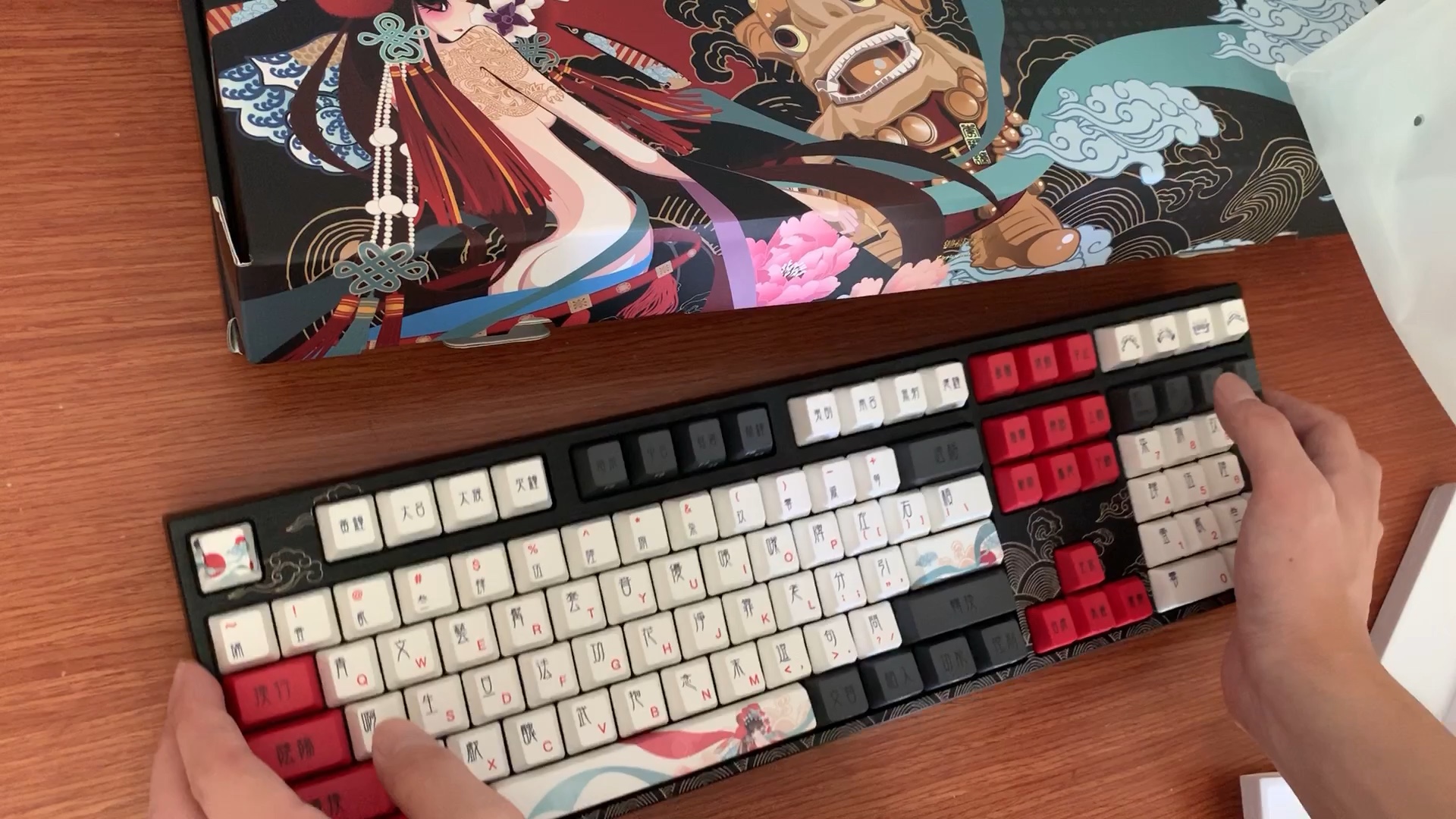 阿米洛花旦娘红轴机械键盘开箱打字音测试