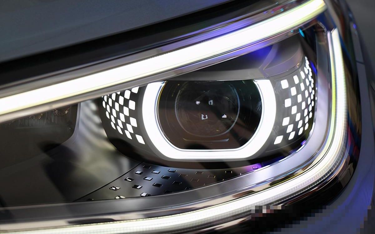 矩阵式大灯和激光大灯有什么区别?选装哪个具有性价比?