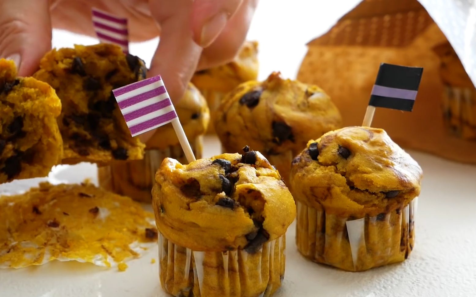 【英文字幕】简单迷你南瓜饼巧克力肉松饼 - chocolate chip muffins