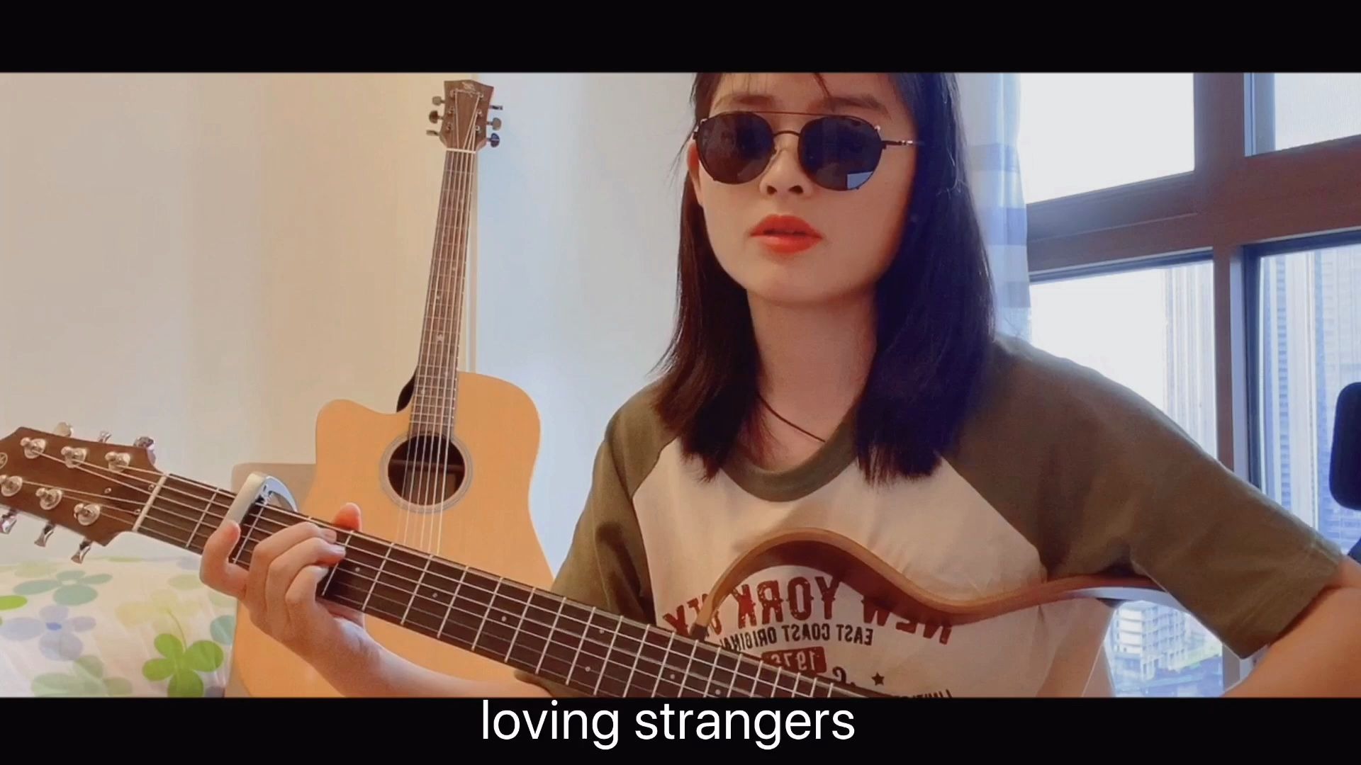 [图]【黑社会唱法】带上墨镜就是最酷的仔《loving strangers》电影插曲罗马的房间