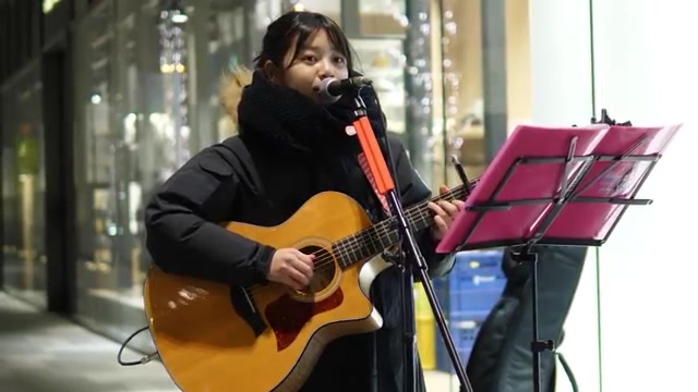 [图]戸田桃香「YOKOHAMA blues (SEKAI NO OWARI)」2019_01_23 MUSIC BUSKER IN UMEKITA グランフロント