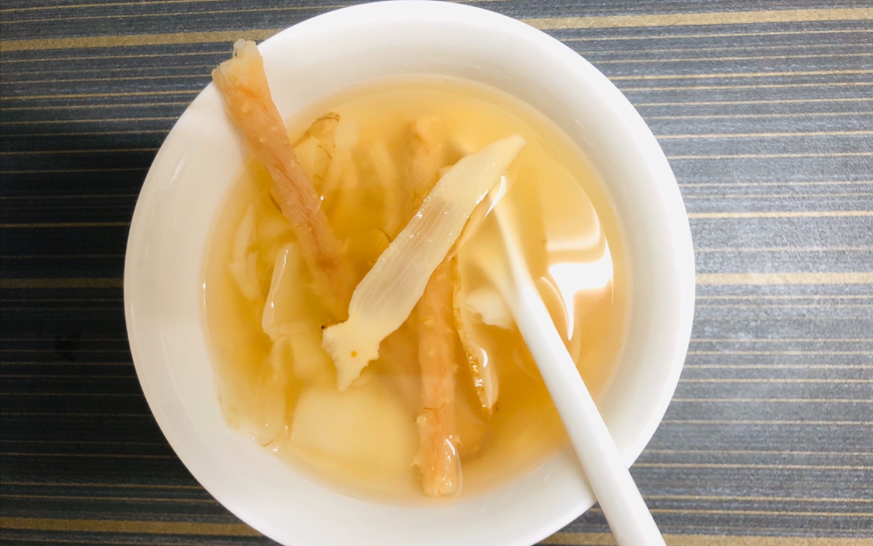 滋阴润肺的沙参玉竹百合汤_哔哩哔哩_bilibili