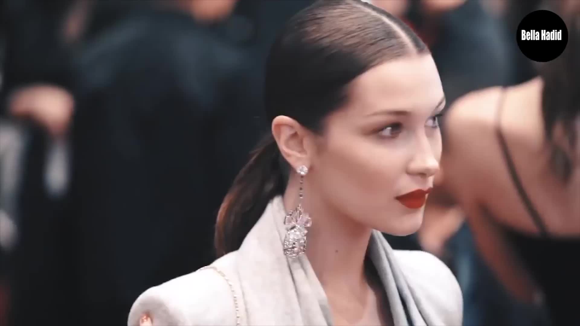 被嫌棄的網紅bella hadid,用勇氣和智慧逆襲,晉升模特界