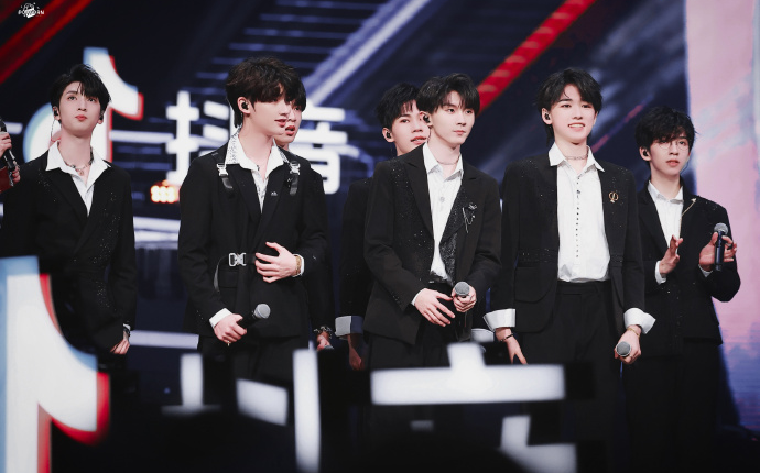 时代少年团2021年从跨年绝美饭拍开始持更