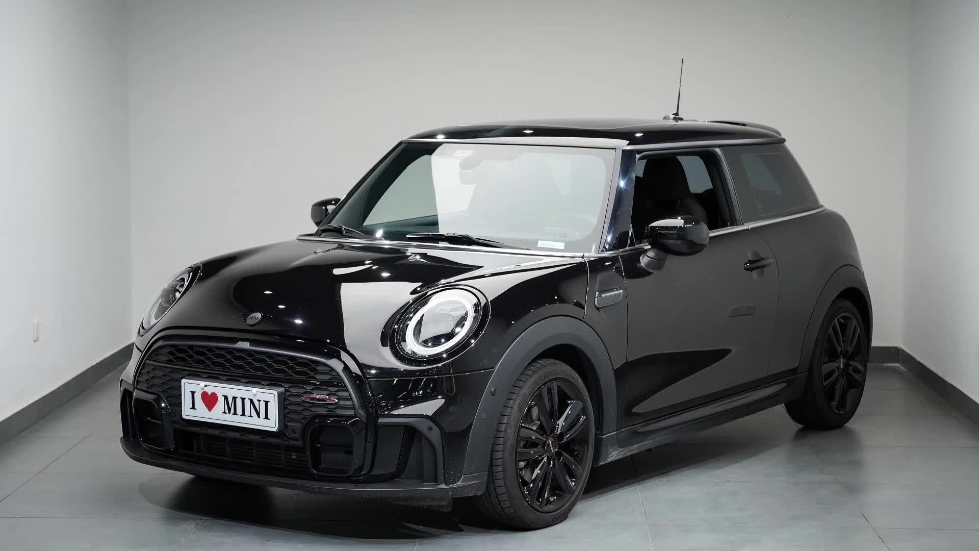 mini 2022款 1.5t cooper 黑标特别版,2021年6月上牌,表显里程0.