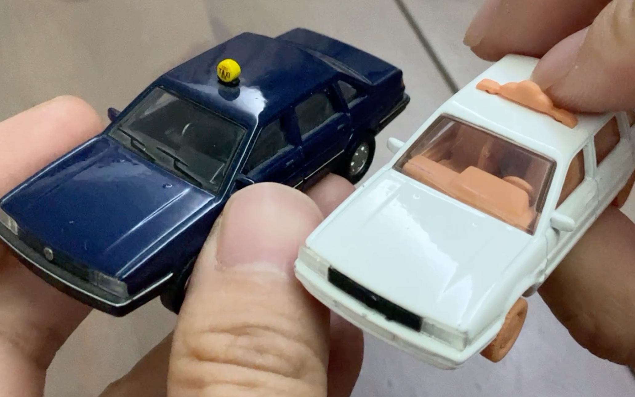 一个小改进只要五分钟 把1/64桑塔纳出租车变得更逼真