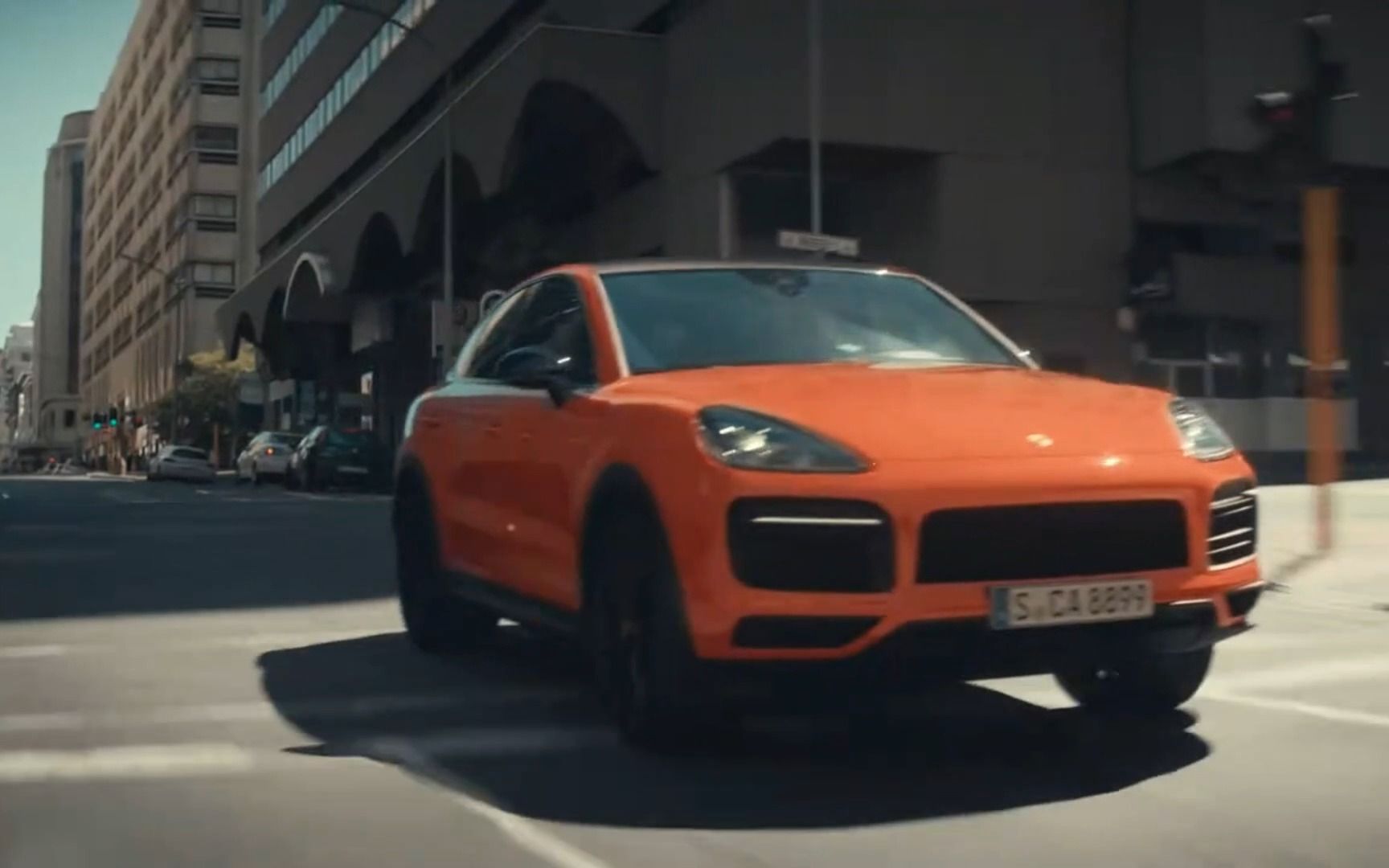 超级带感的片子!保时捷新卡宴广告宣传片