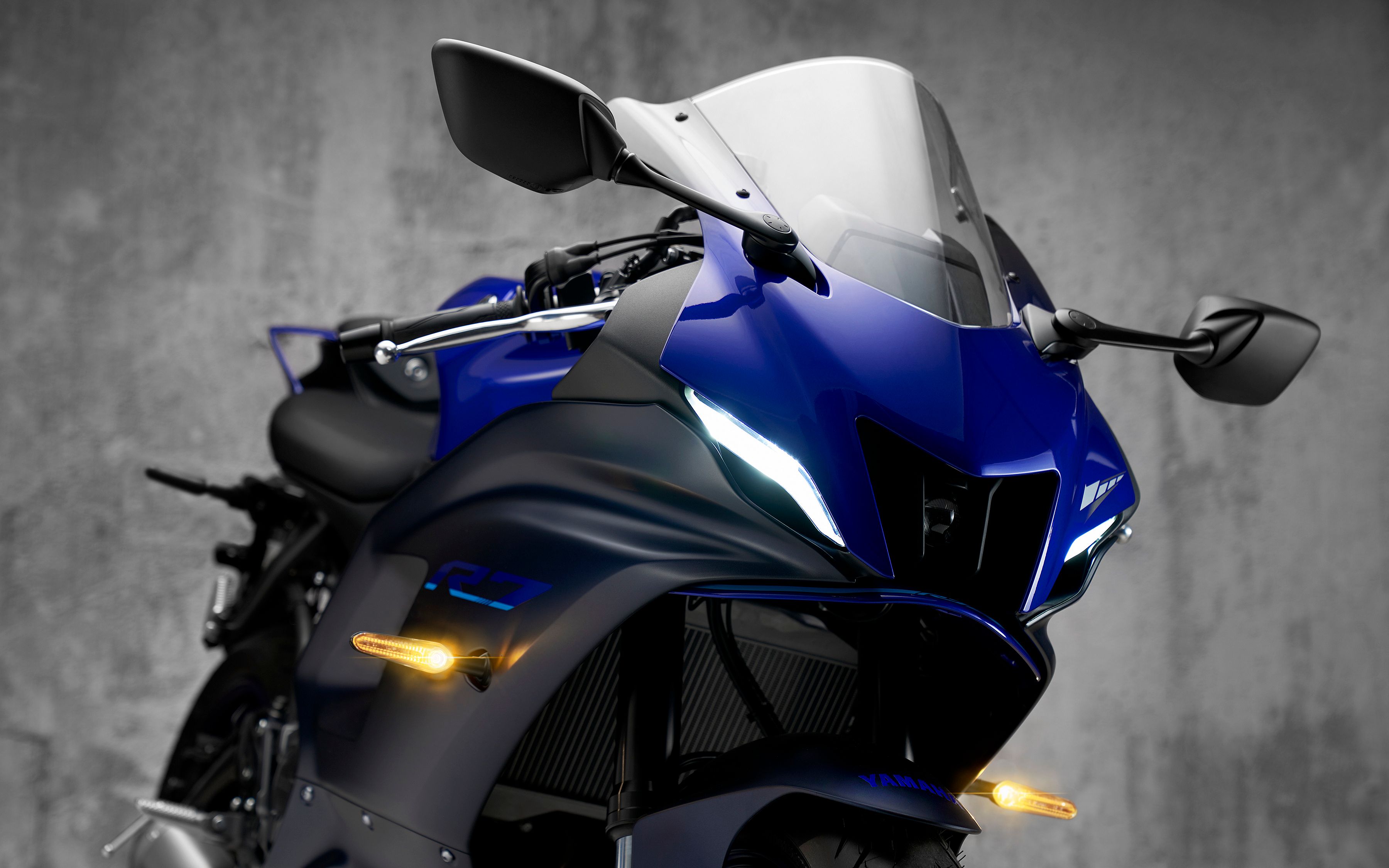 雅马哈中量级当家仿赛r7全新发布,没了四缸还香吗?