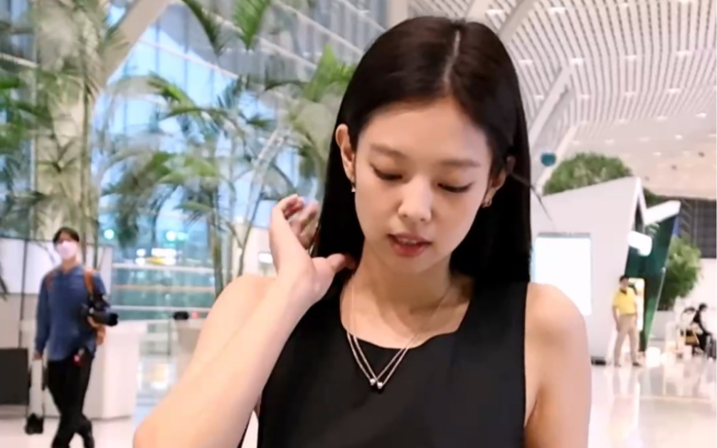 08.10 blackpink jennie 金珍妮 仁川机场出境视频
