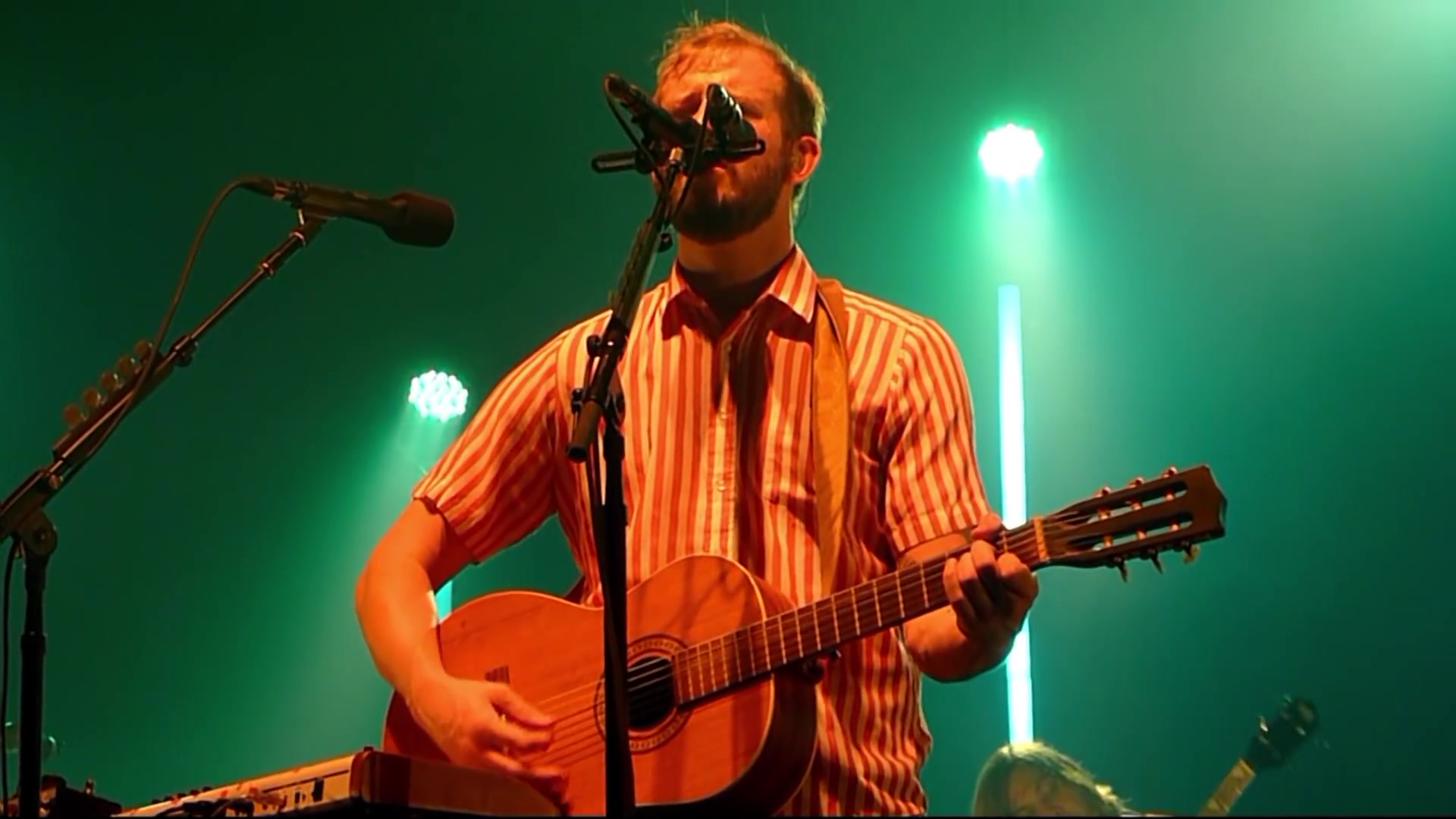 bon iver - pitchfork festival paris 2011 - beach