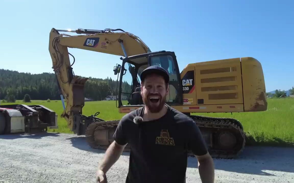 看外国人怎么开挖掘机