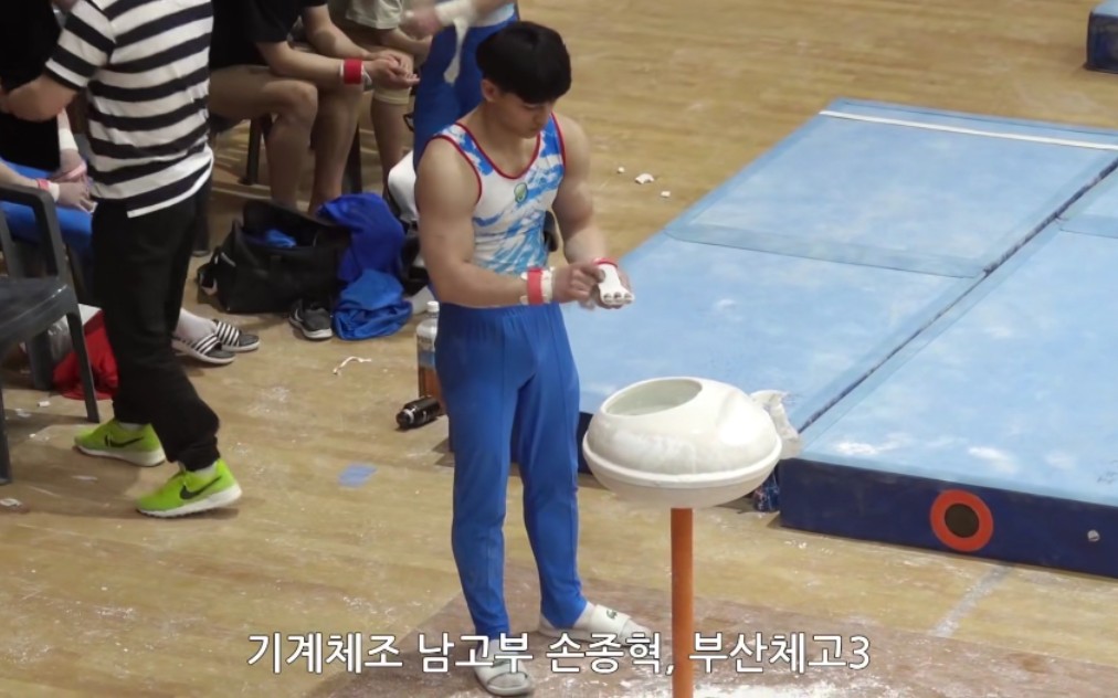 韩国高中生体操选手 肌肉发达紧实