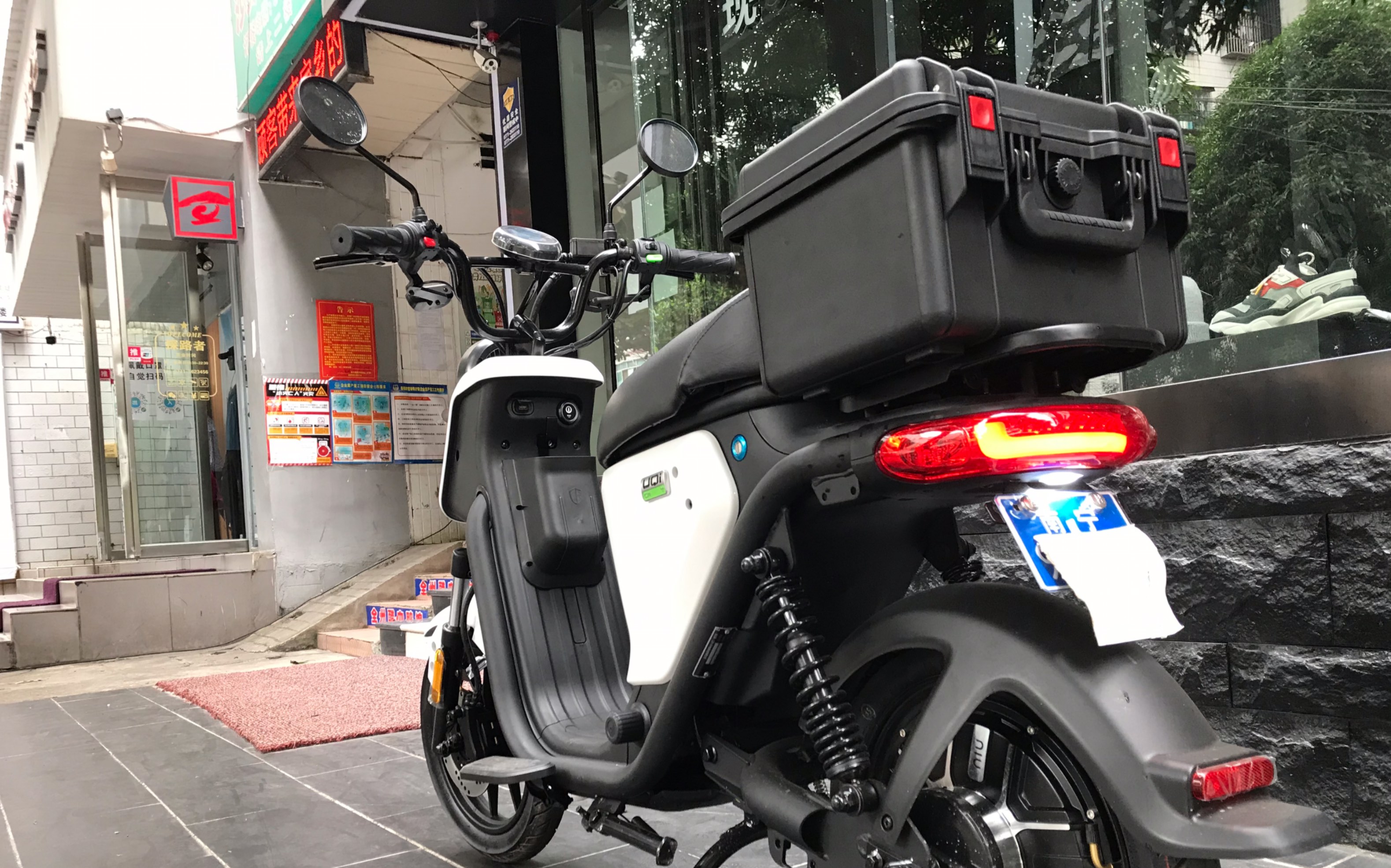 小牛udiy尾箱内部加固