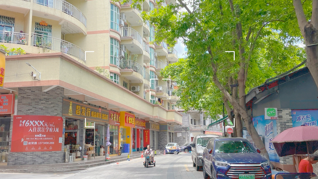 东莞麻涌镇古梅路风情街with my mom