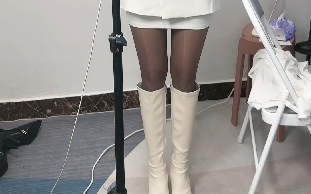 黑丝长靴_dy_辣条小公主029969♀15_20231108_224928
