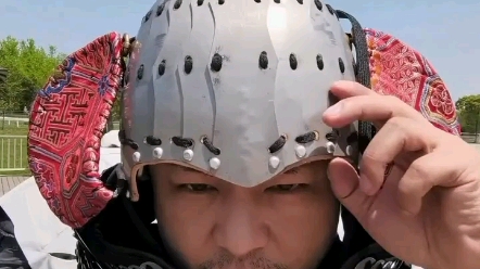 翻耳兜鍪你看我像不像折耳猫中国甲胄