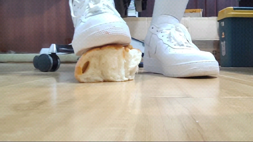 踩变质面包解压