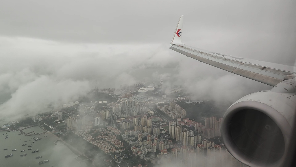 (手机原声)中国东方航空波音737800雨天落地厦门高崎 落地吹水哔哩哔哩bilibili