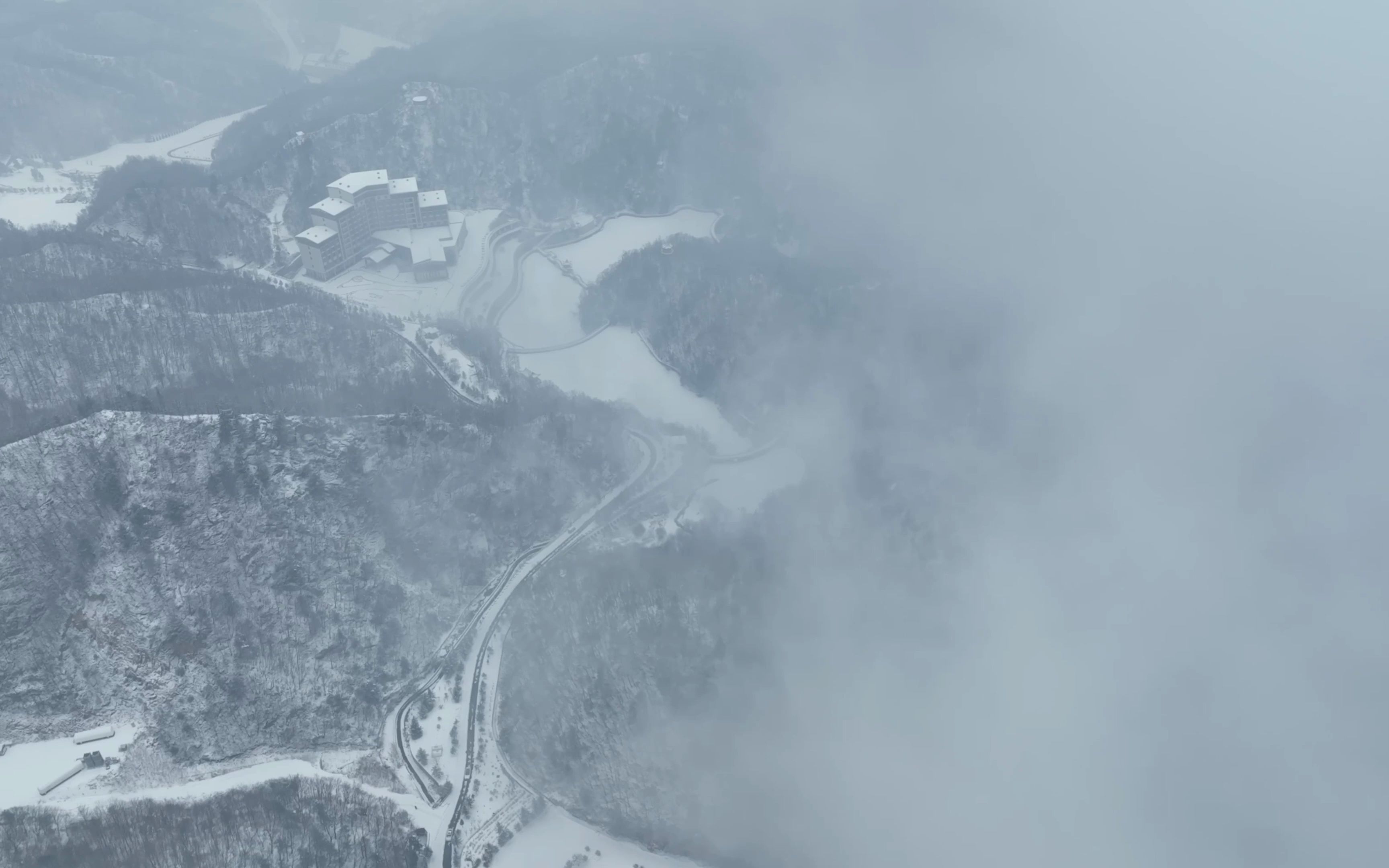 2022洛阳伏牛山滑雪场 高空绝美航拍哔哩哔哩bilibili