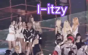 Download Video: 来ITZY镜头前打招呼的(G)I-DLE，两团相识的第三个年头【2022SBS歌谣大战】