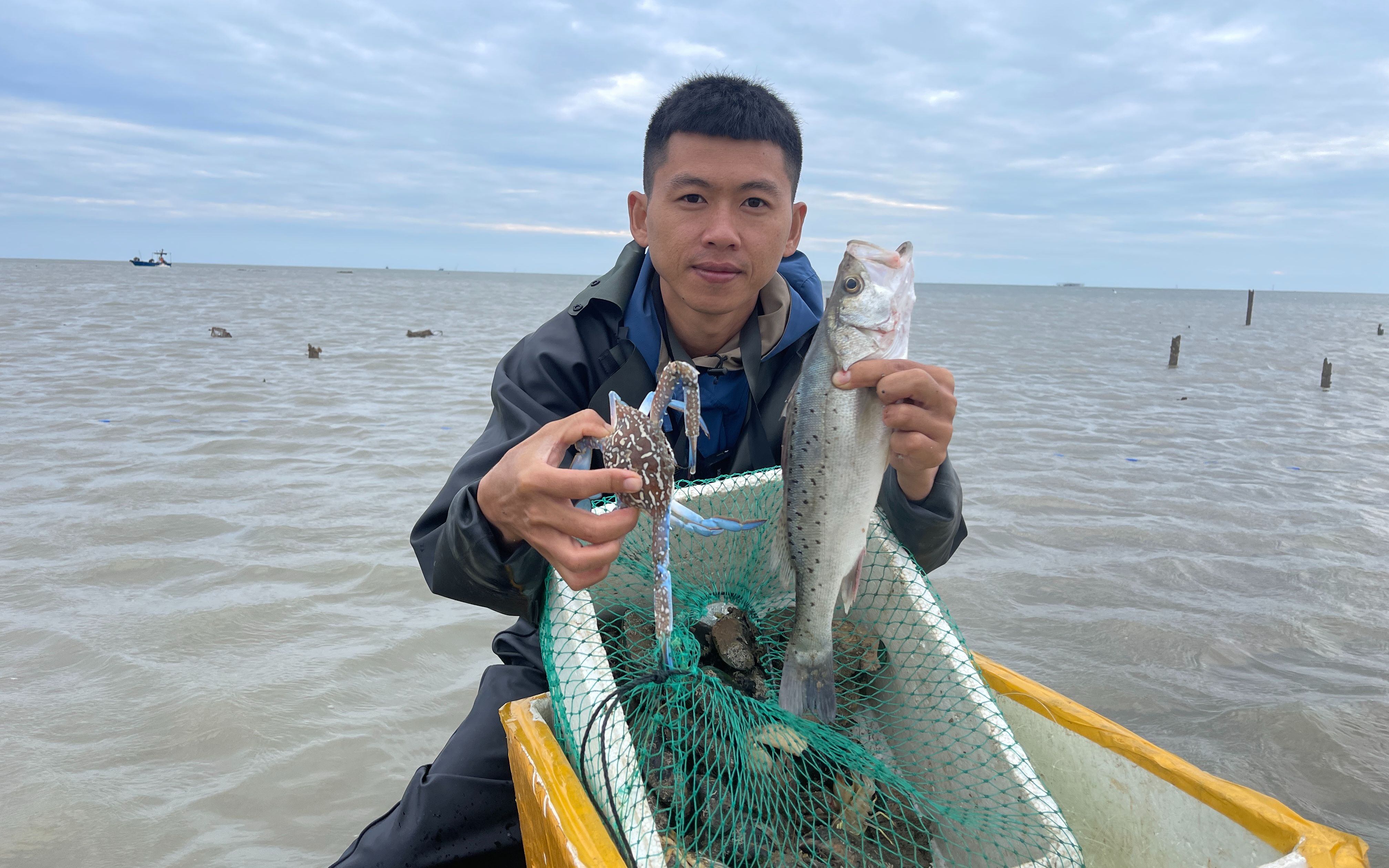阿旺大退潮去赶海,各种海鲜随便捡,分分钟爆桶,太过瘾了