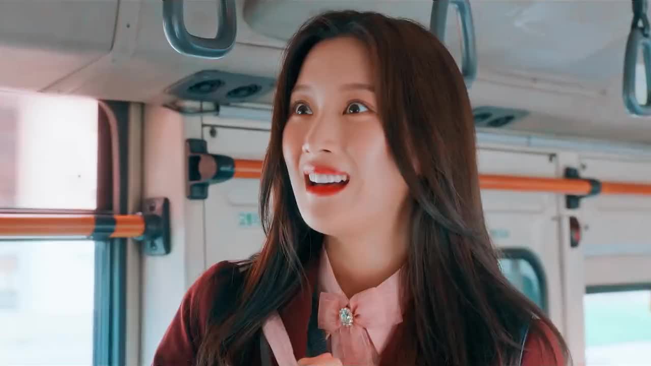 【女神降临】女二一直都在照顾着女主啊,好好嗑这一对,快艾特你的闺蜜