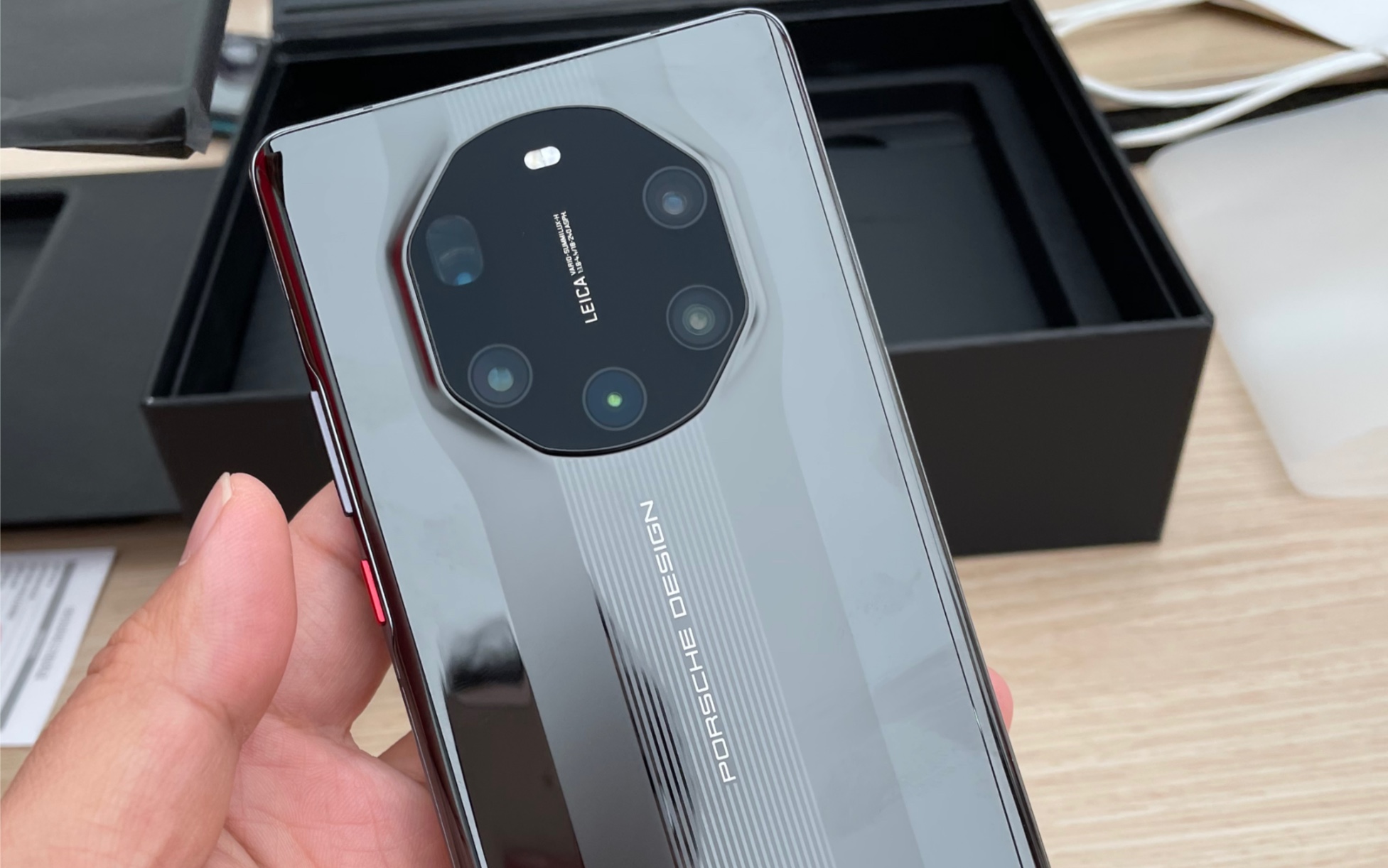 晓白车间-华为保时捷mate 40 rs第一时间上手