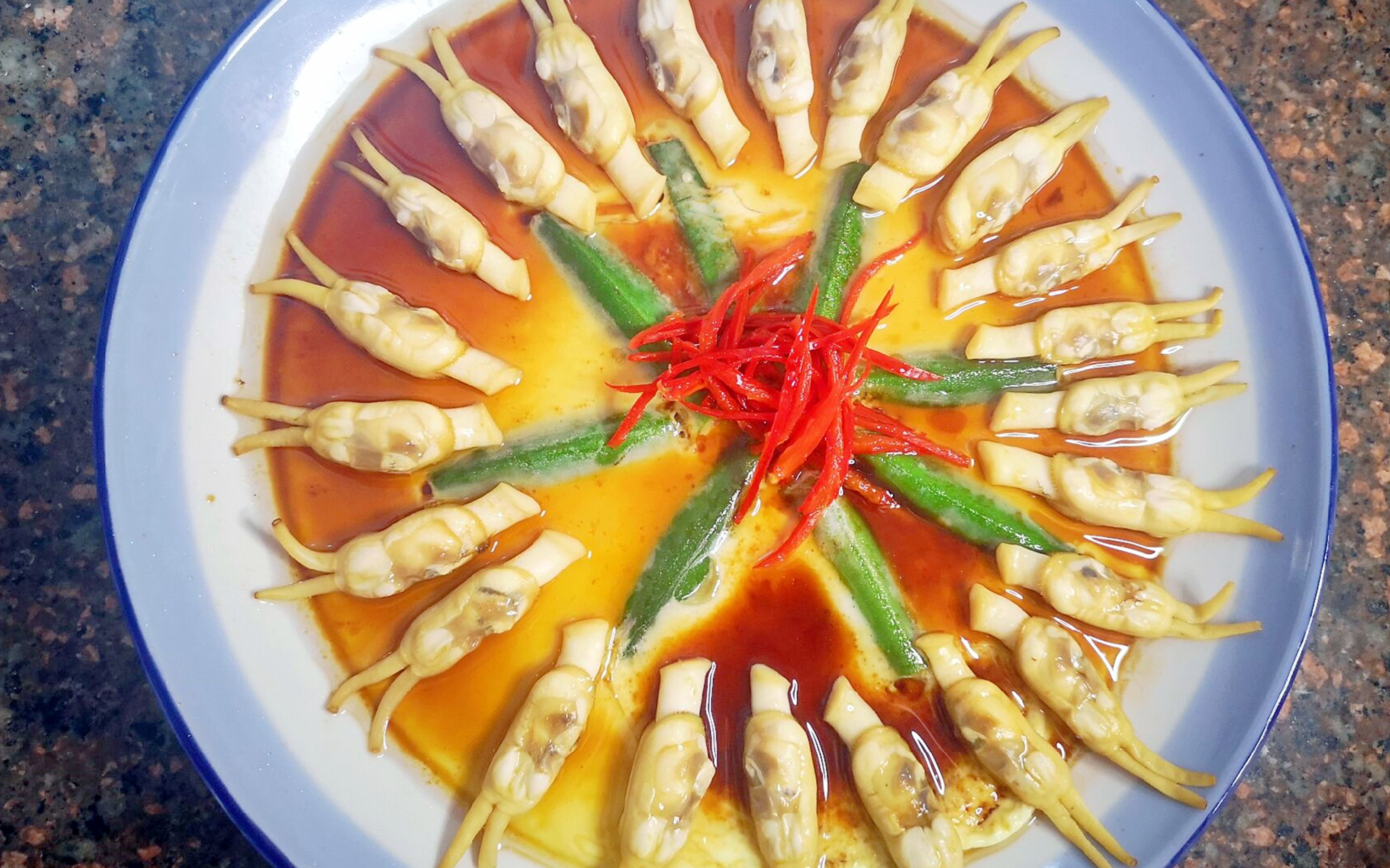 夏天少不了的一道黄蛏蒸蛋,好看美味还营养,一上桌就被扫光