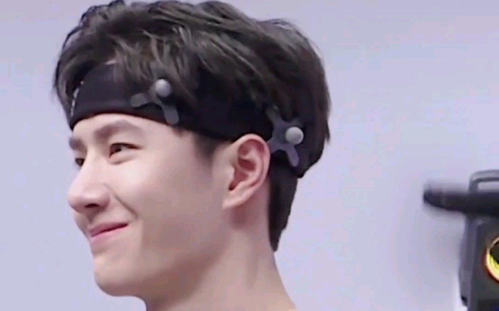 【王一博】害羞酷盖要不要这么可爱,我又精分了!