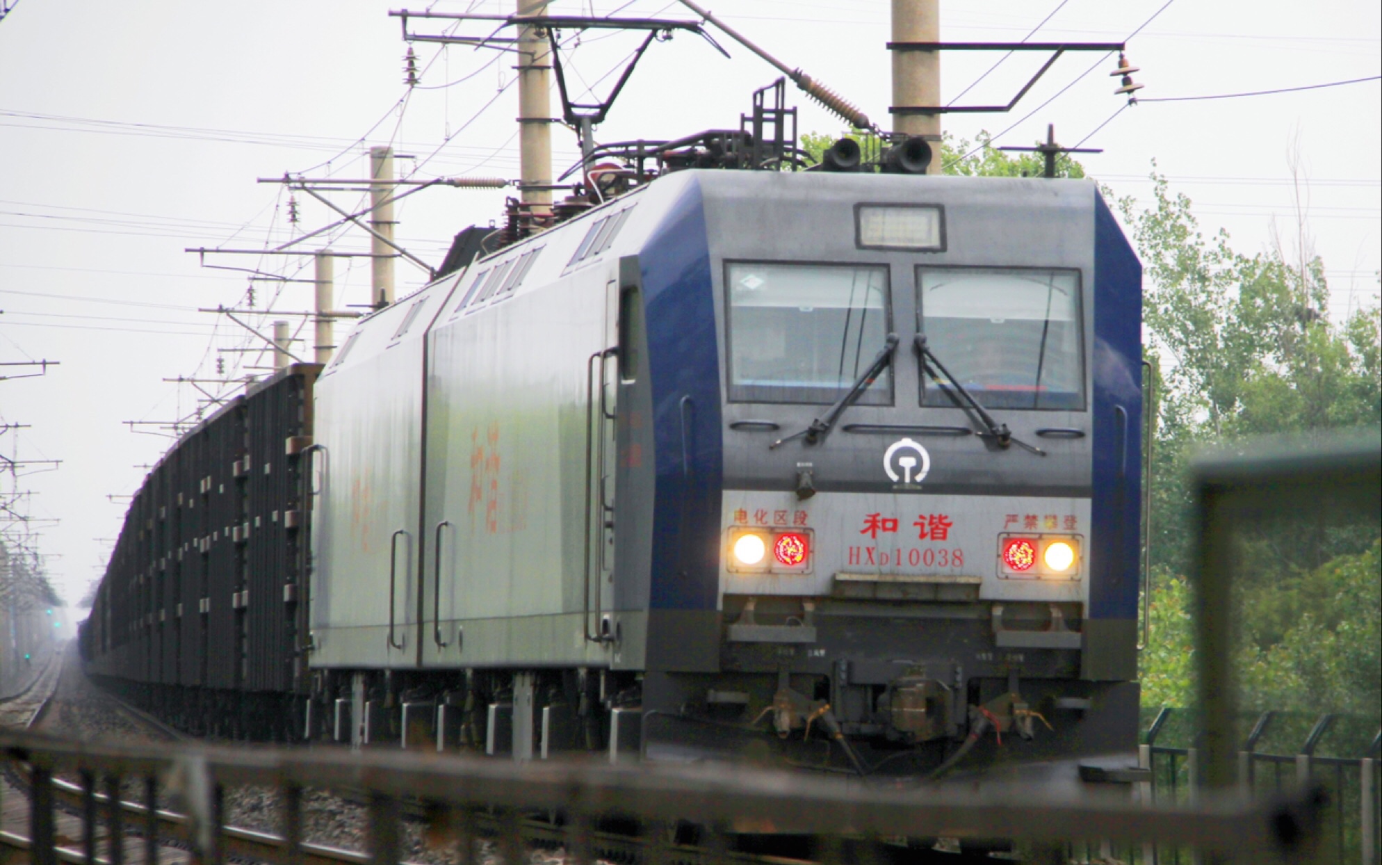 【4k拍车】气势磅礴的万吨重载(2)大秦线万吨煤列会车_哔哩哔哩_bili