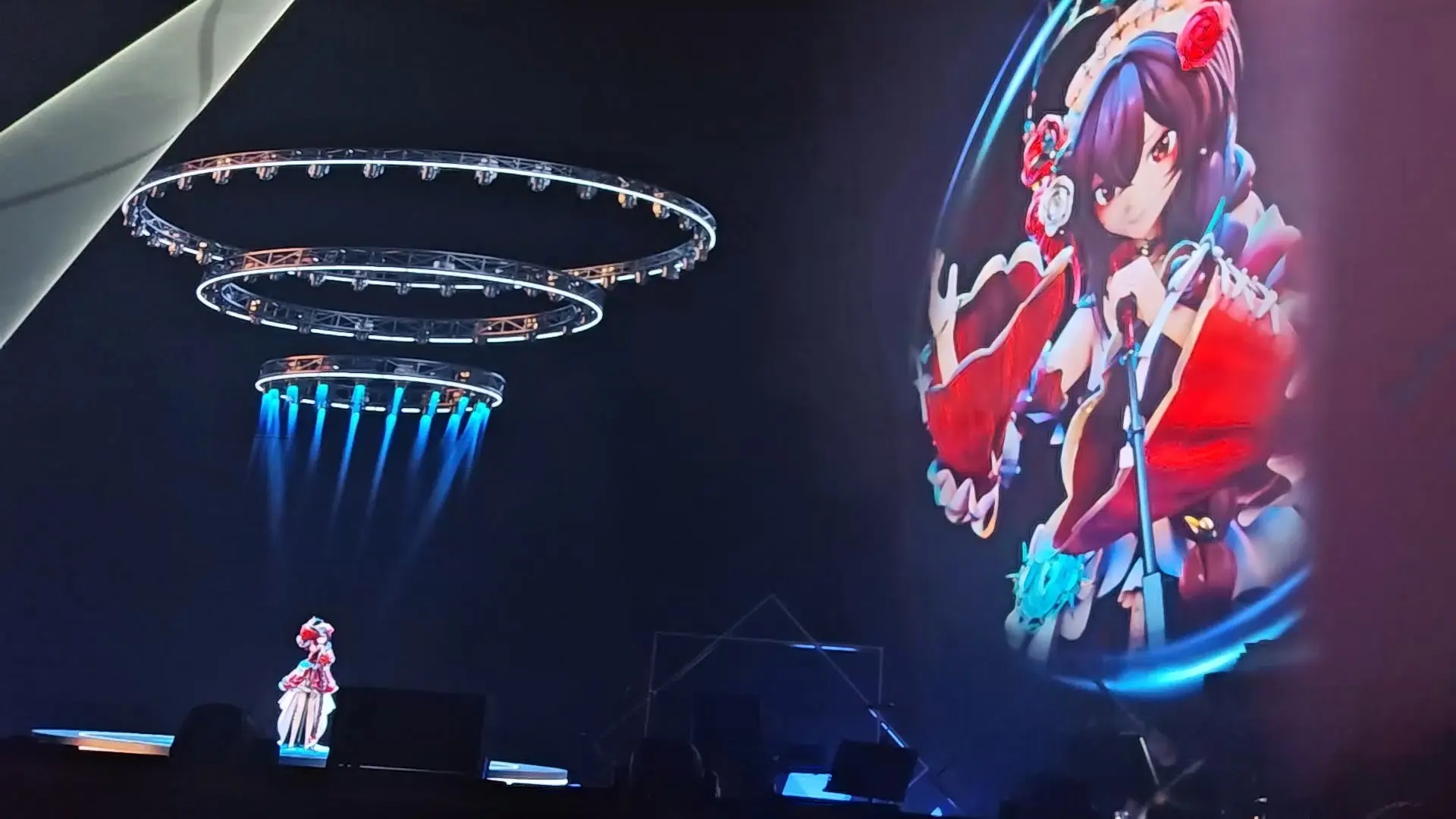 【乐正绫首次演唱会vlog】四月万万岁！！！_哔哩哔哩_bilibili