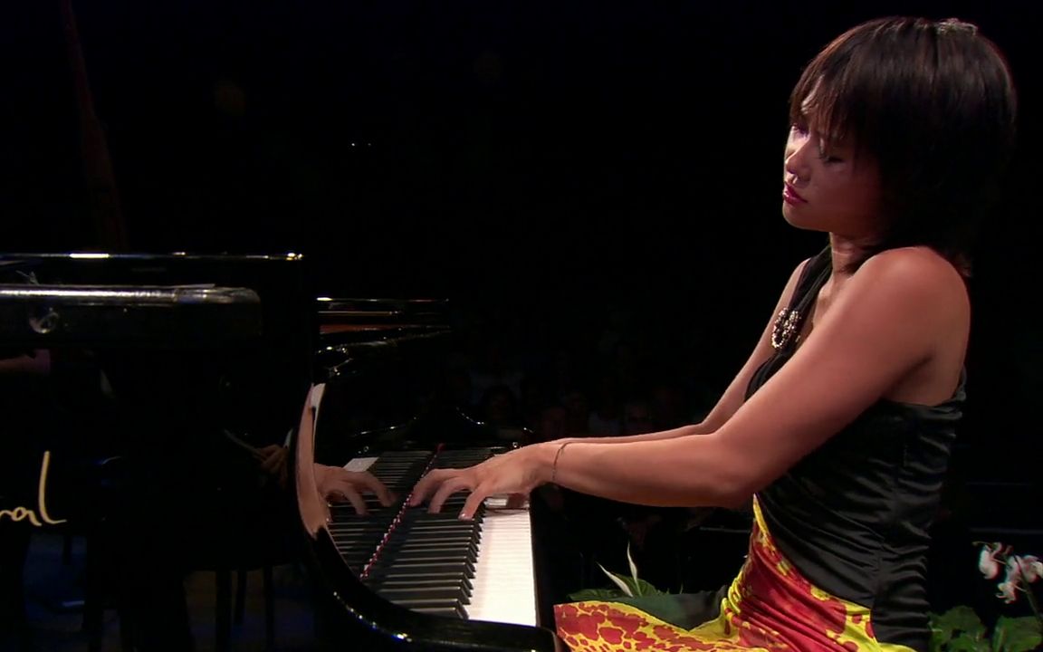 [图]王羽佳 - 拉赫玛尼诺夫第二钢琴协奏曲 / Yuja Wang Rachmaninov's Piano Concerto No. 2