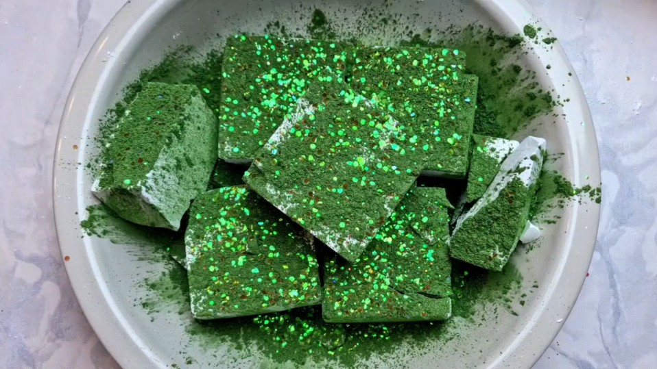 Fresh Blocks topped with Green Holi Powder & Glitter • Gym Chalk • ASMR • OdHD哔哩哔哩bilibili