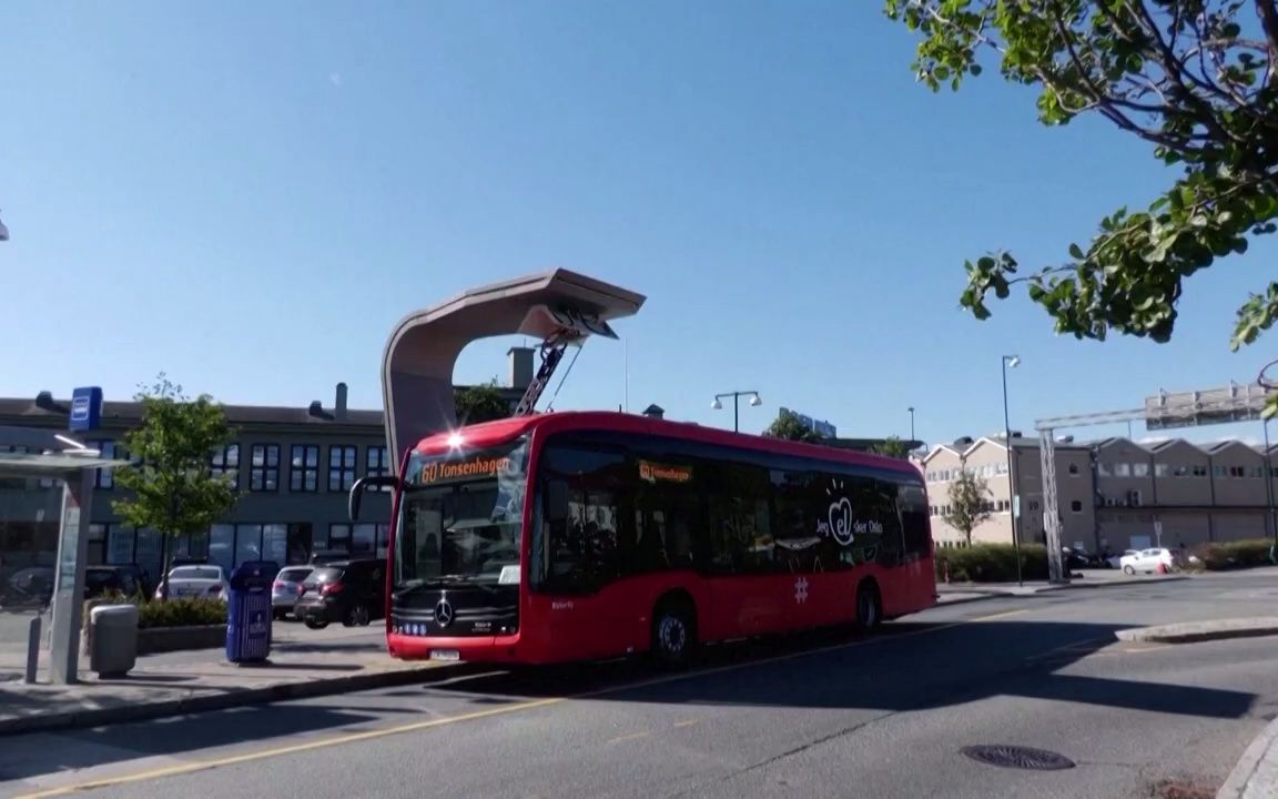 挪威奥斯陆的奔驰e citaro公交车