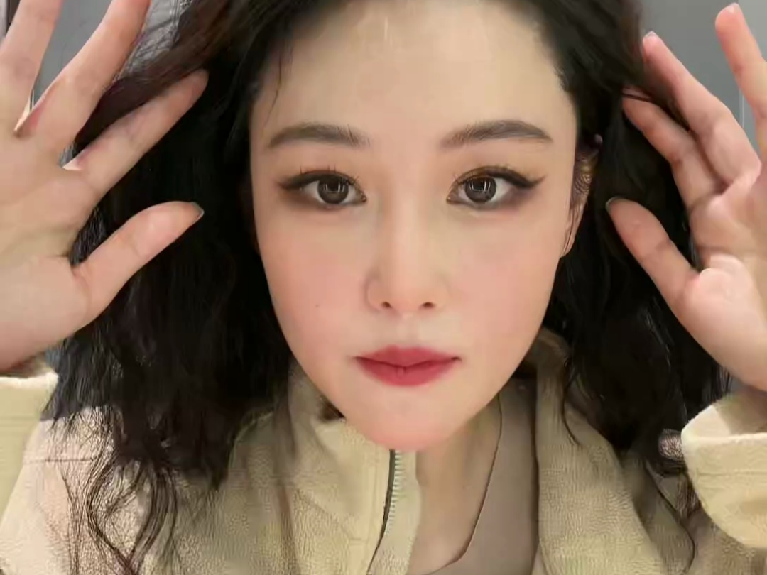 漂亮女明星张馨予_20240313_203600