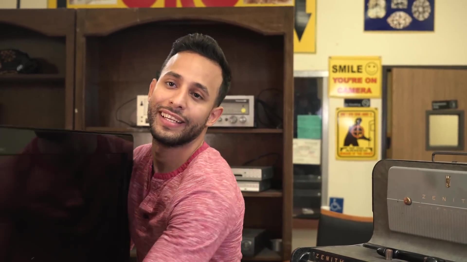 [图]【Anwar Jibawi】中字 Anwar的一流结局反转 一间当铺看清曾经的难以释怀 一定看到结尾